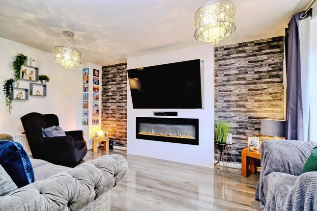 16, Witan Drive, Salisbury photo 3