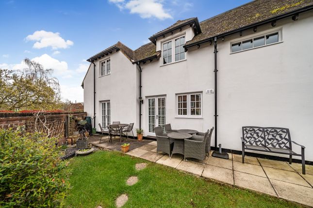 Flat for sale in London Road, Pulborough, West Sussex
