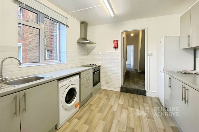 Ground Floor Flat, 203, Worplesdon Road, Surrey photo 2
