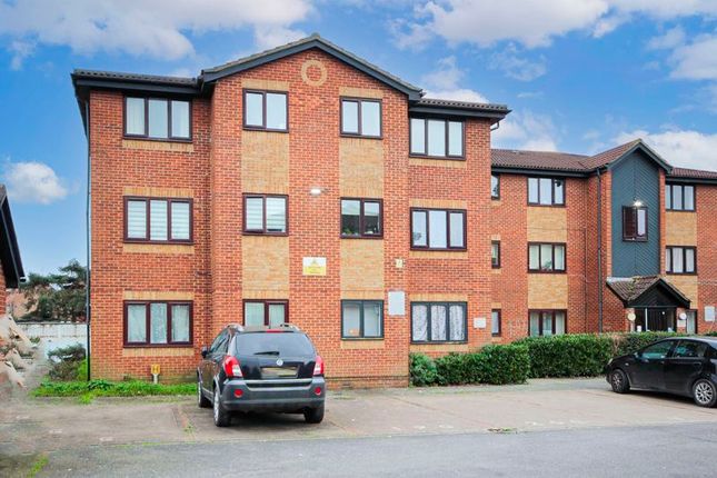 Flat for sale in Granary Close, London