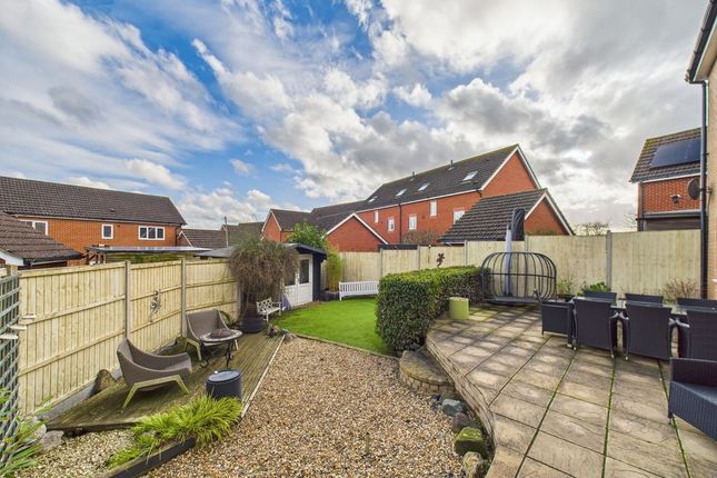 29, Rivenhall Way, Rochester photo 4