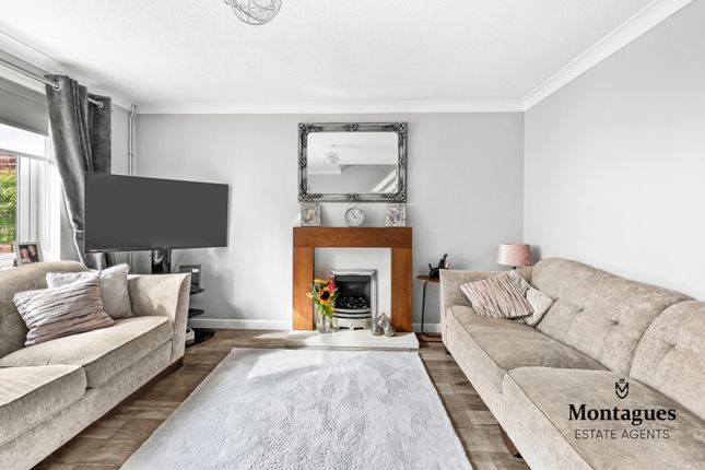 18, Hampden Close, North Weald photo 3