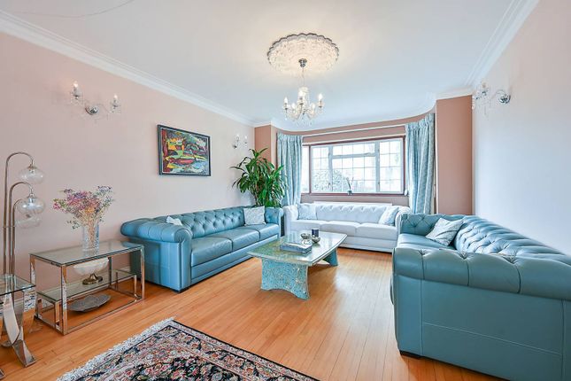 The Ridings, Ealing photo 4