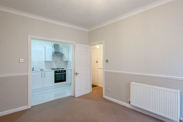 Flat 1, 5, Kingsbridge Road, Lower Parkstone photo 2
