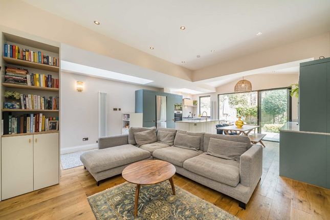 121a, Louisville Road, London photo 4