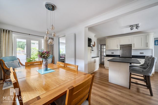 4, Longacre Drive, Ferndown photo 4