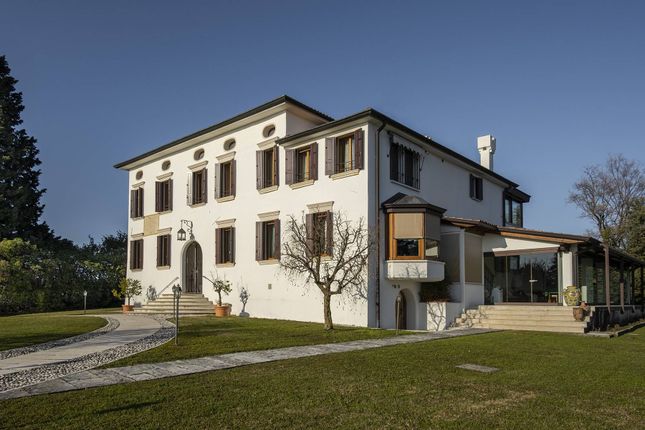 Thumbnail Villa for sale in Via Manzana, Vittorio Veneto, Veneto