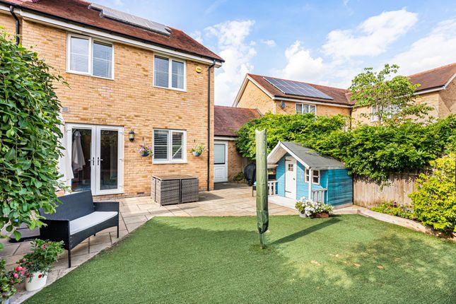 62 Buckwells Field, Hertford photo 2