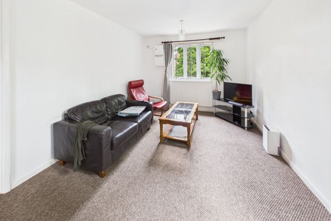 20, Vicarage Way, Berkshire photo 3
