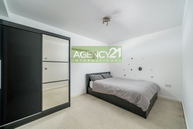 Thumbnail Flat for sale in Wolsey Road, Hemel Hempstead