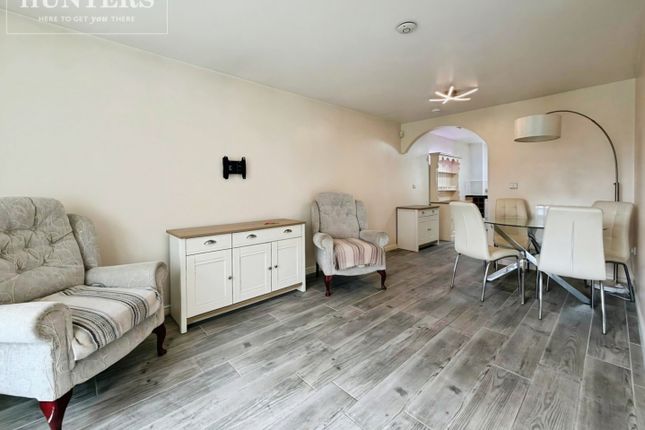 17, Aston Chase, Pontefract photo 5