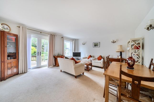 4, Oaklands, Worthing photo 3