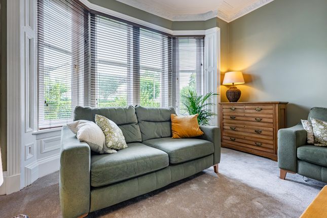 14 Johnstone Drive, Rutherglen,, Glasgow photo 4