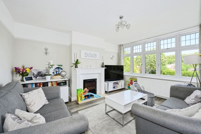 139, Valley Road, Surrey photo 2