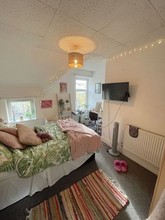 Ruthin Gardens, Cardiff photo 4