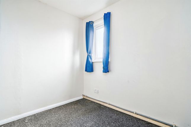 Flat for sale in Parrots Field, Hoddesdon