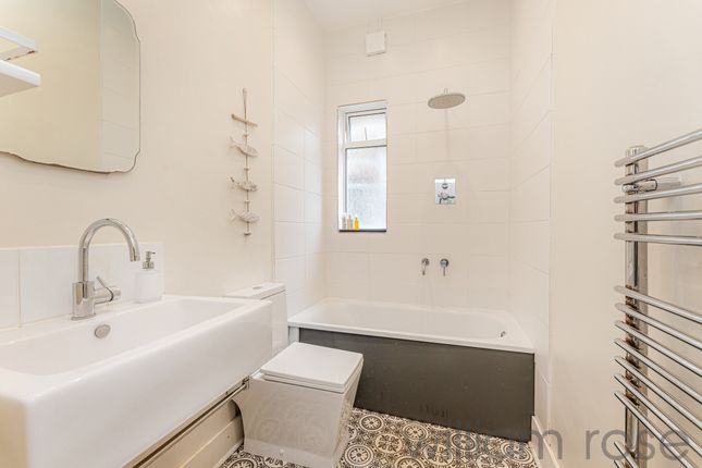 Flat for sale in Montalt Road, Woodford Green