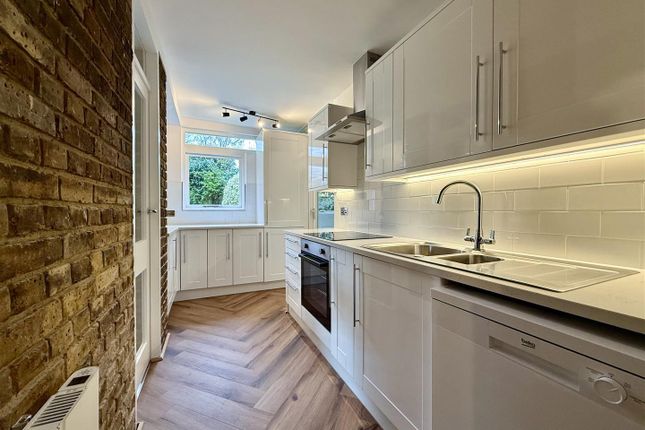 2, Langham House Close, Richmond photo 4
