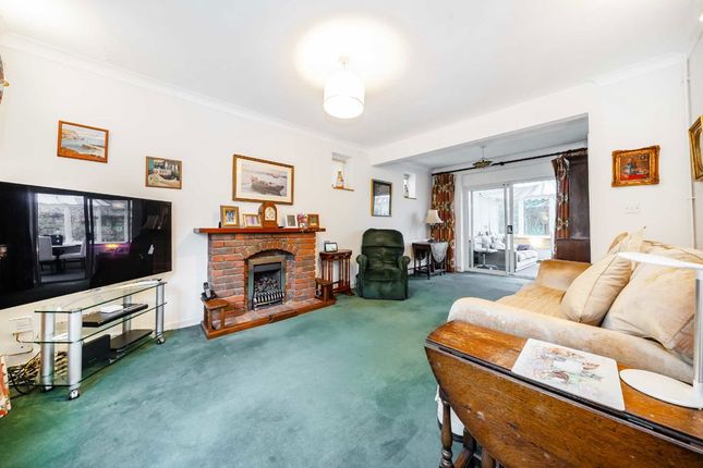 Ormond Crescent, Hampton photo 3