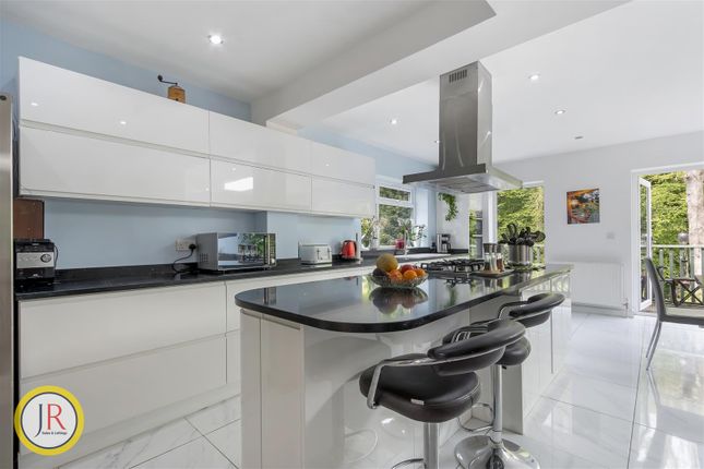 12, Coulter Close, Potters Bar photo 4
