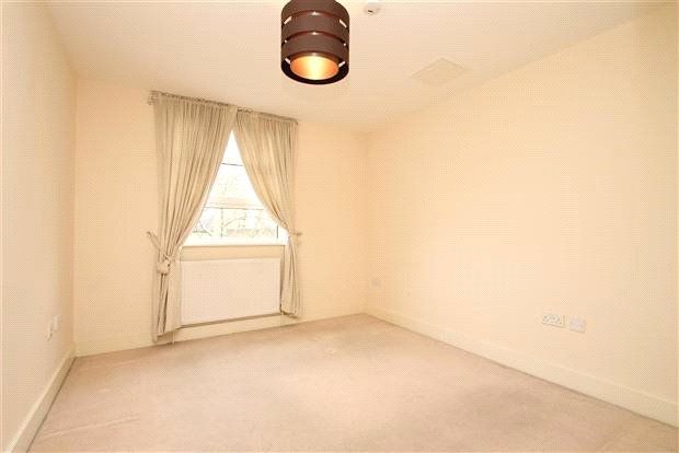 G14JK130810, 67, Putney Hill, Putney photo 3