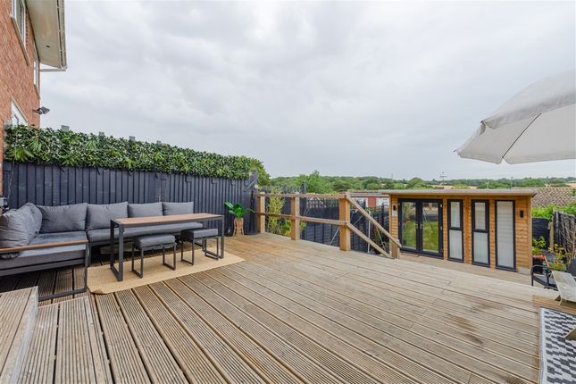 Castlefields Istead Rise, Meopham photo 2