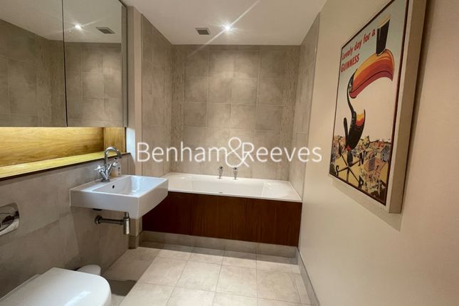 Flat to rent in The Boulevard, Imperial Wharf