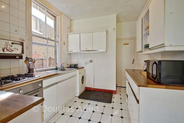 9, Fairlight Avenue, Woodford Green photo 3