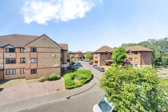 Flat 10/Alnwick Court, Grange Crescent, Dartford photo 2