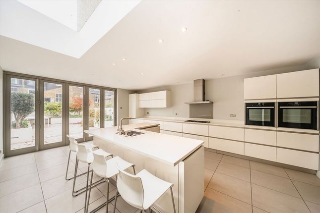 28, Kimberley Road, London photo 2