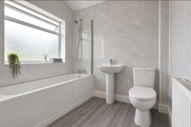 3 Miriam Road, London photo 5