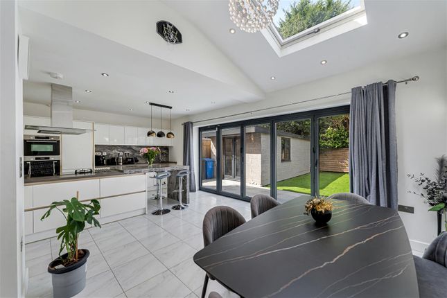 20, Langdale Road, Sale photo 3