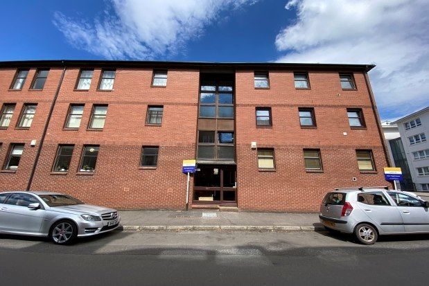 Thumbnail Flat to rent in Eastwood Avenue, Glasgow