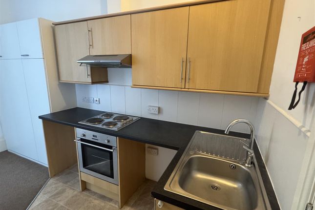 Imperial Apartments, Flat 4, 9, Ramshill Road, Scarborough photo 4