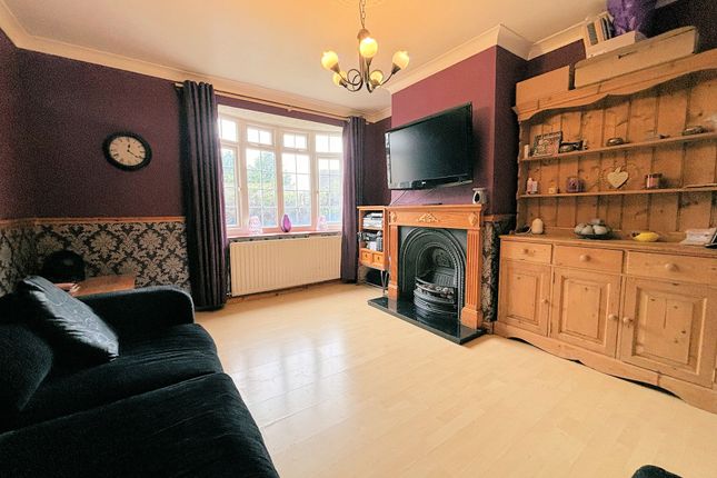 4, Stapleton Road, Borehamwood photo 2