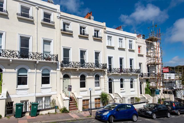 Thumbnail Maisonette to rent in Roundhill Crescent, Brighton