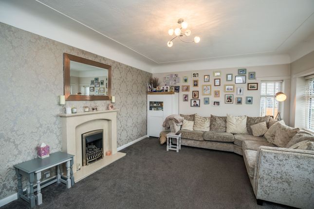 19, Inglegreen, Heswall photo 3