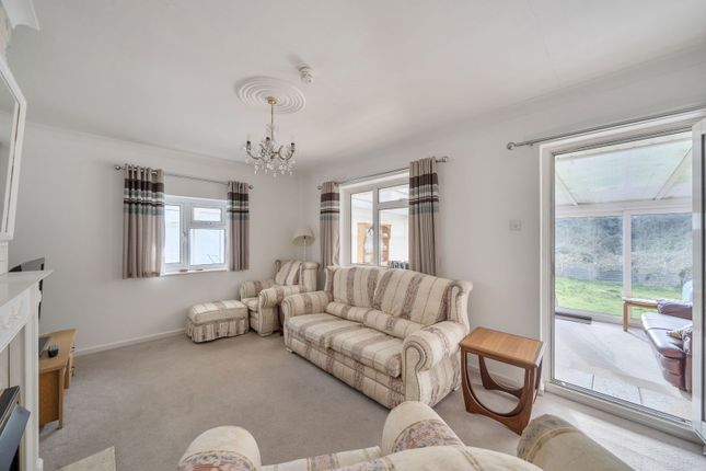 28, May Avenue, Lymington photo 4
