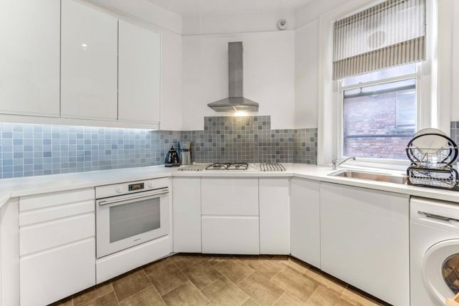 Flat 4 Harvard Court,, Honeybourne Road, London photo 3