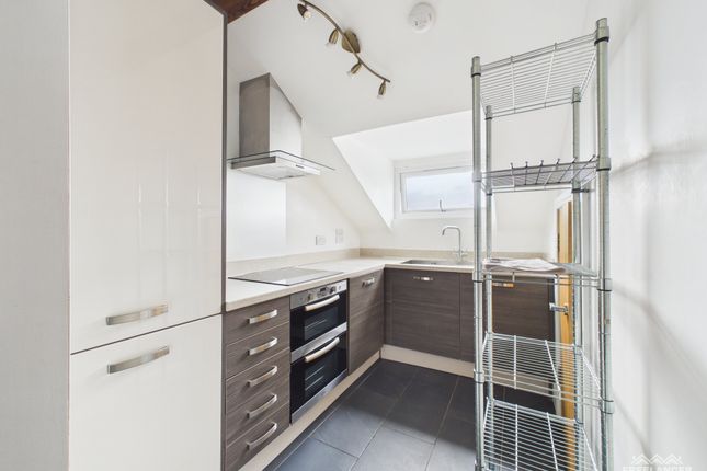 6, Kings Court, Newport photo 4