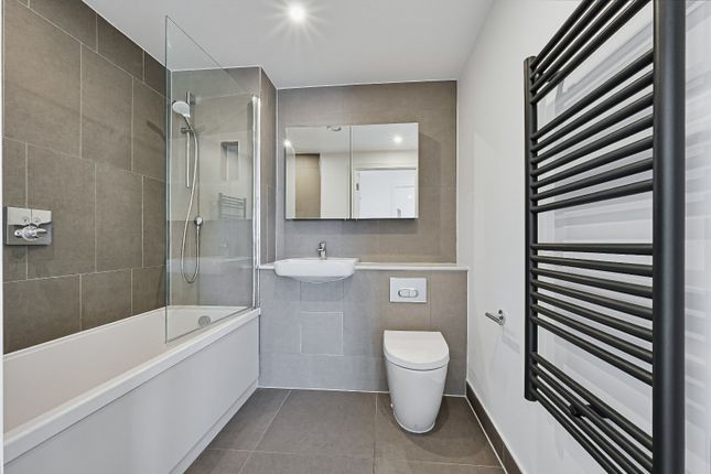 Flat 30, 200, Plaistow Road, London photo 4
