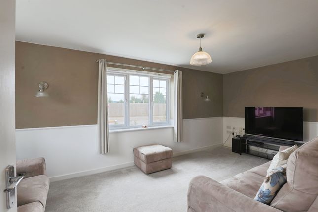 1, Cooper Crescent, Stratford-Upon-Avon photo 4