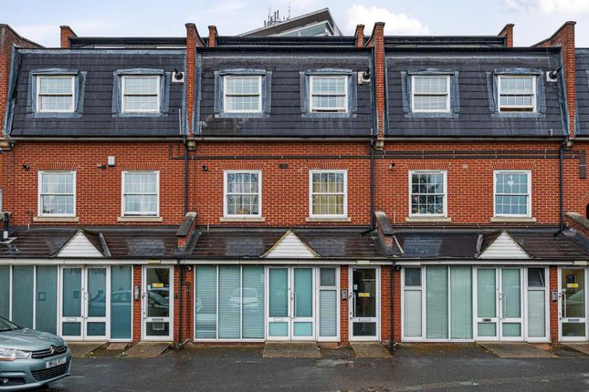 Thumbnail Flat to rent in Surbiton, Surrey