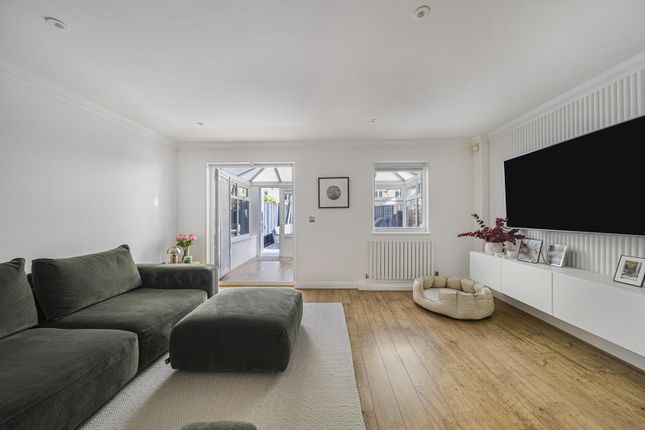 32, Sandringham Drive, Dartford photo 3