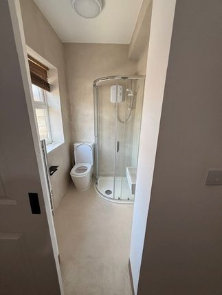 Room 2, 42, Granville Road, Luton photo 4