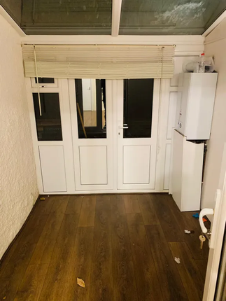 Terraced house to rent in Hall Lane, London