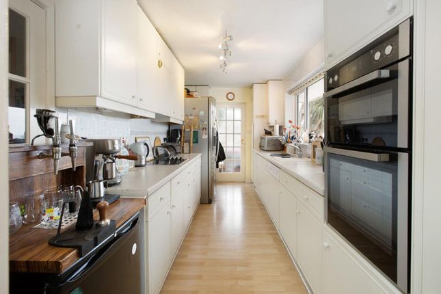 5 Summerland Avenue, Dawlish photo 2