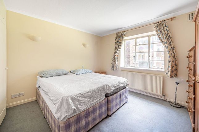 Flat for sale in Mulberry Close, Hendon, London