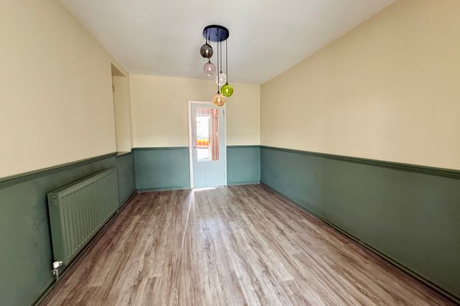40, Mary Street, Twynyrodyn, Merthyr Tydfil photo 3