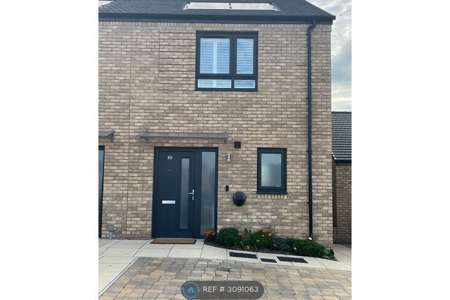 2-bed terraced on Greenhithe, £1,925/mo